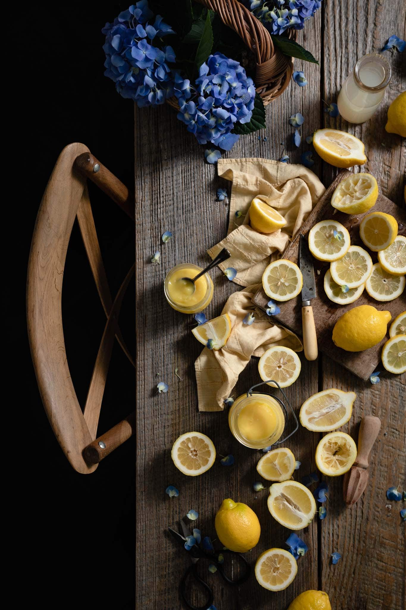 Easy lemon curd recipe with eggs.