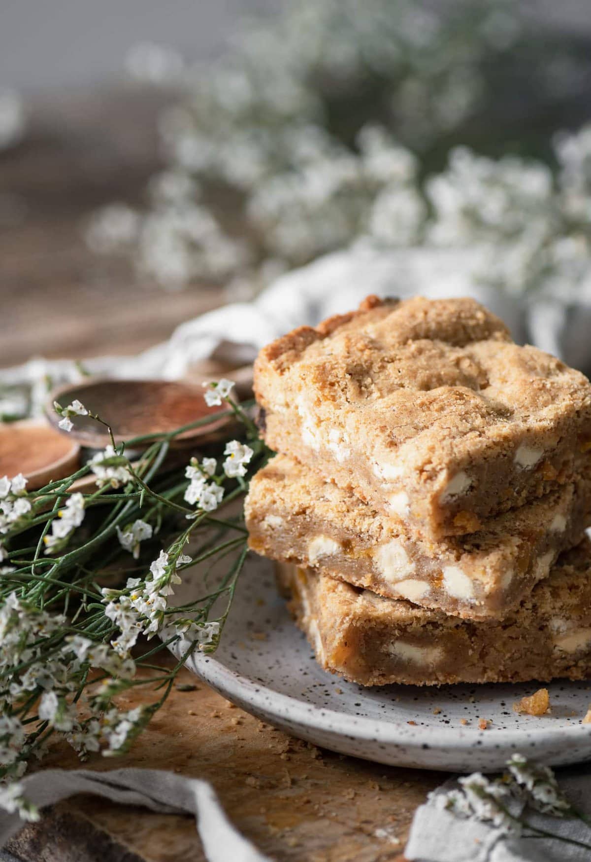 Apricot White Chocolate Blondies